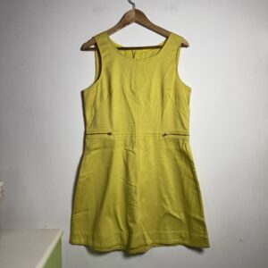 Vestido Amarelo Curto com Zíperes Decorativos – tam M