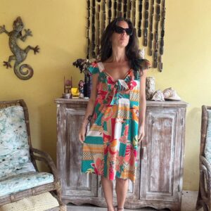 Vestido Estampado Floral Patchwork com Decote V – tam M