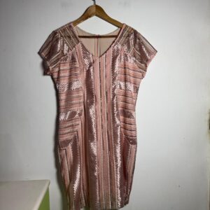 Vestido Curto com Paetês e Bordados Rosa – Onda – tam M