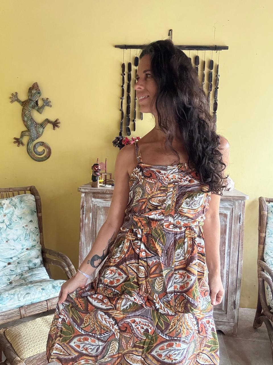 Vestido Longo Estampa Folhagem Laranja e Marrom – Marfinno – tam M - Imagem 3