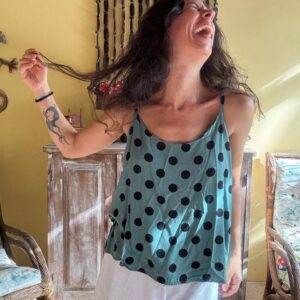 Blusa Regata Verde com Bolas Pretas – tam G