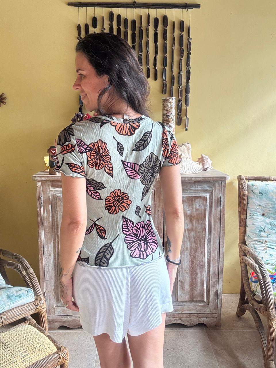 Blusa Estampa Flores – Bluesteel – tam M - Imagem 2