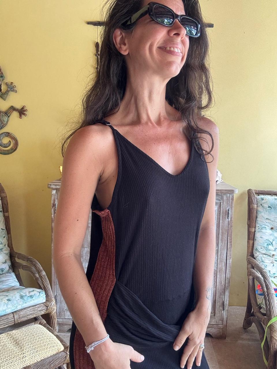 Vestido Longo Preto Canelado com Faixa Lateral Marrom – Luigi Bertolli – tam GG - Imagem 3
