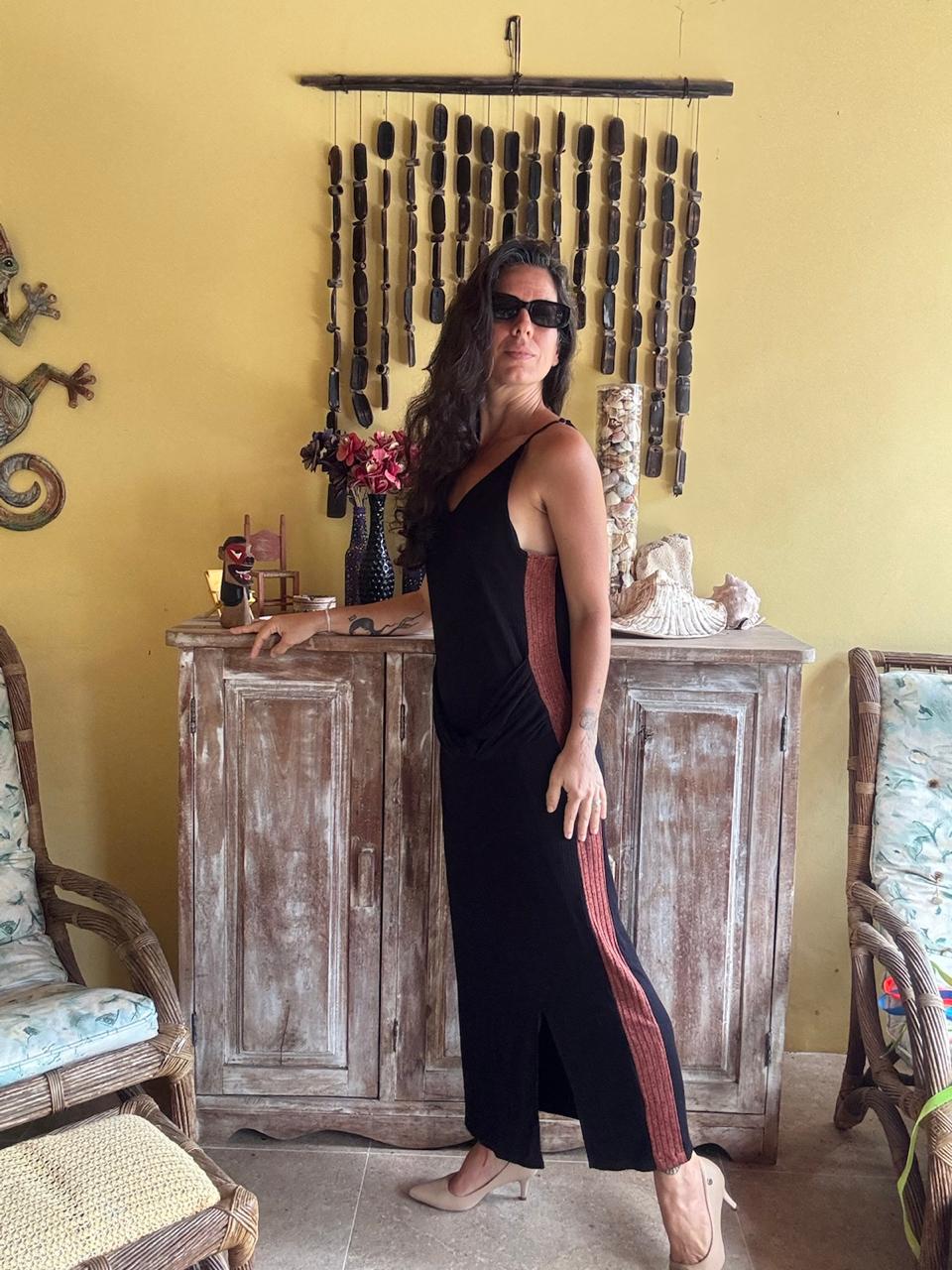 Vestido Longo Preto Canelado com Faixa Lateral Marrom – Luigi Bertolli – tam GG - Imagem 4