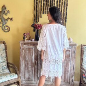 Vestido Branco com Renda e Bordado – Oxo Paxo – tam M