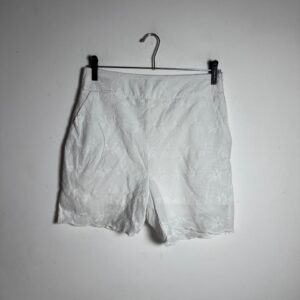 Conjunto Branco Bordado com Short e Cropped de Um Ombro Único – tam G
