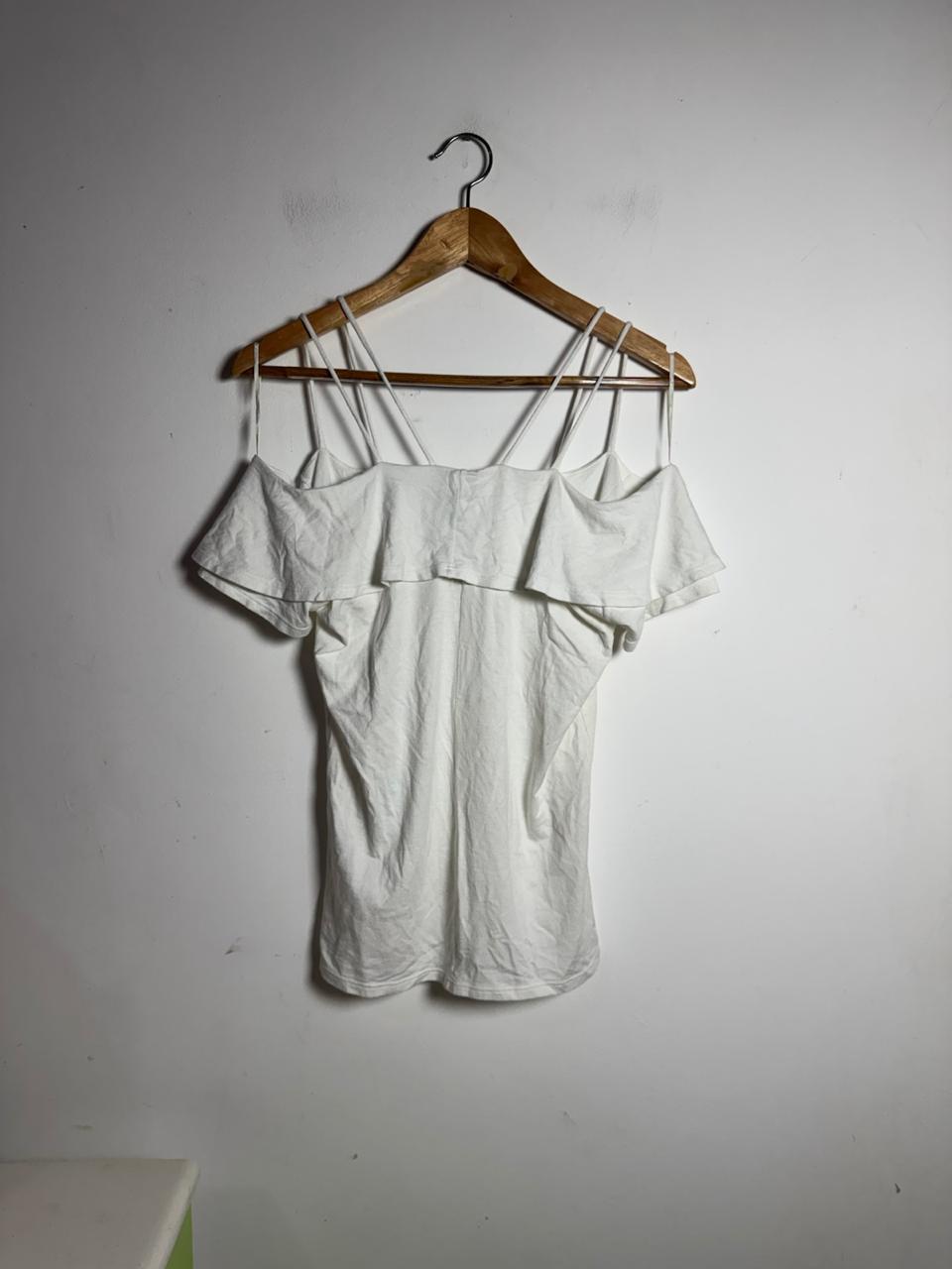 Blusa Branca Ombro a Ombro com Alças e Babado – Luigi Bertolli – tam M - Imagem 2