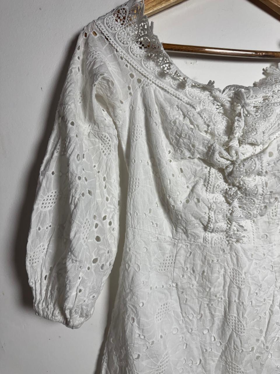 Vestido Curto Branco de Renda Off-Shoulder – tam 38 - Imagem 5