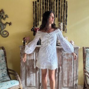 Vestido Curto Branco de Renda Off-Shoulder – tam 38
