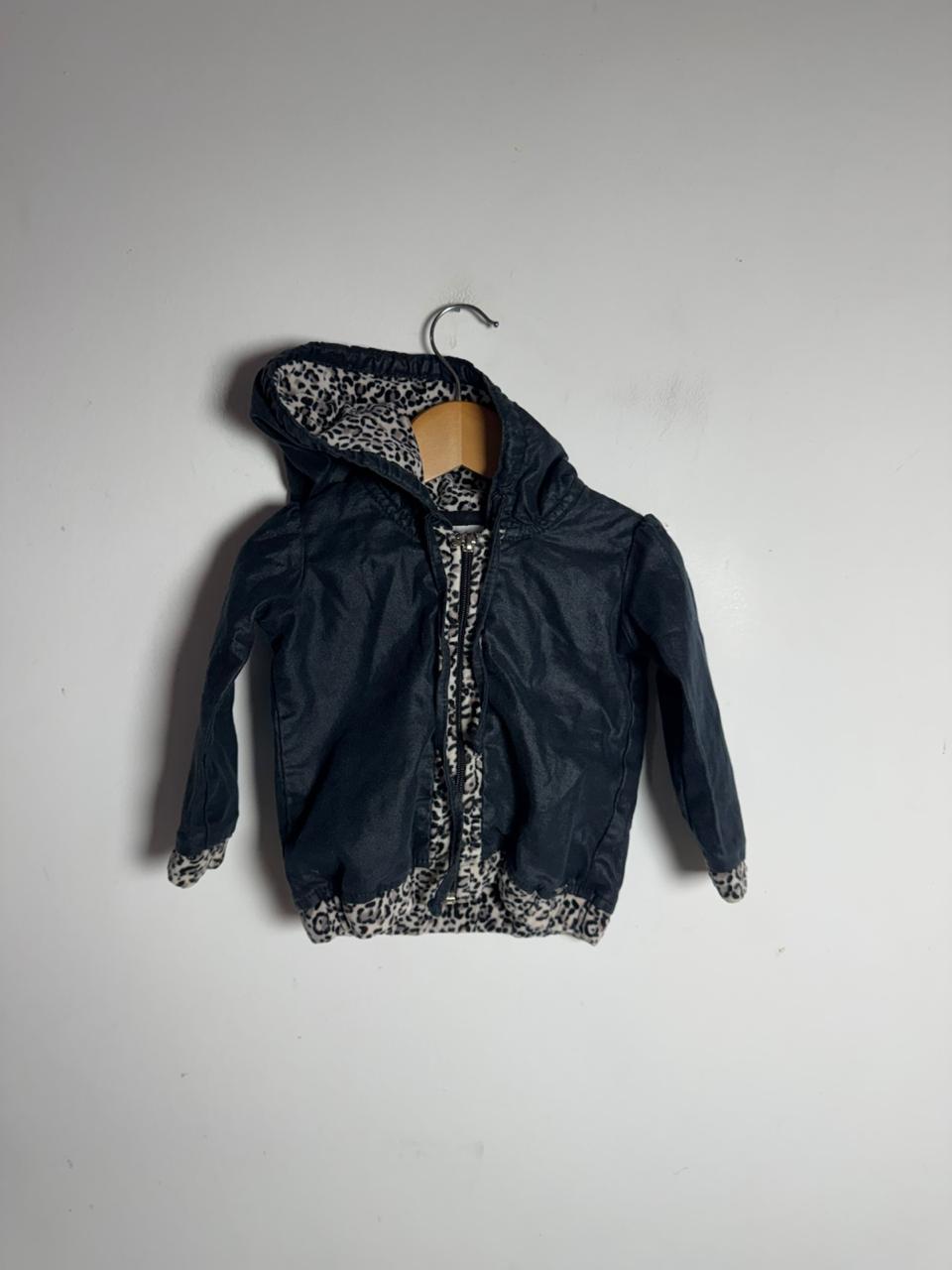 Casaco Infantil Azul Marinho com Capuz e Forro Animal Print – Lapis de cor – Tam G