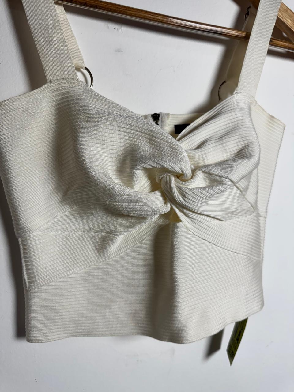 Top Cropped Off-white Canelado com Zíper e Nó Frontal – A Collection – tam M - Imagem 3