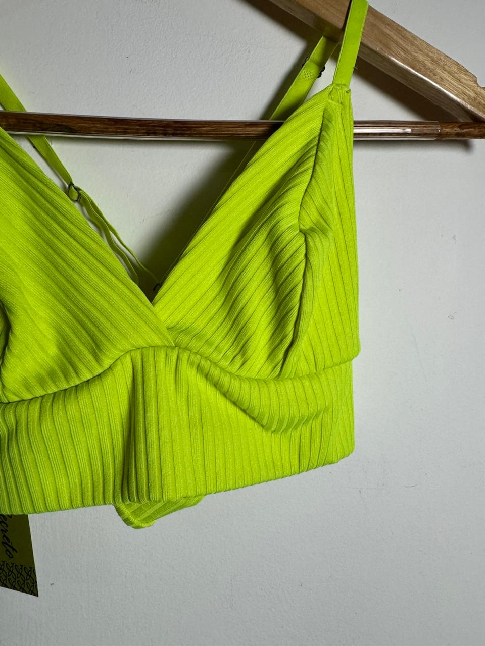 Top Cropped Canelado Neon Amarelo – tam P - Imagem 2