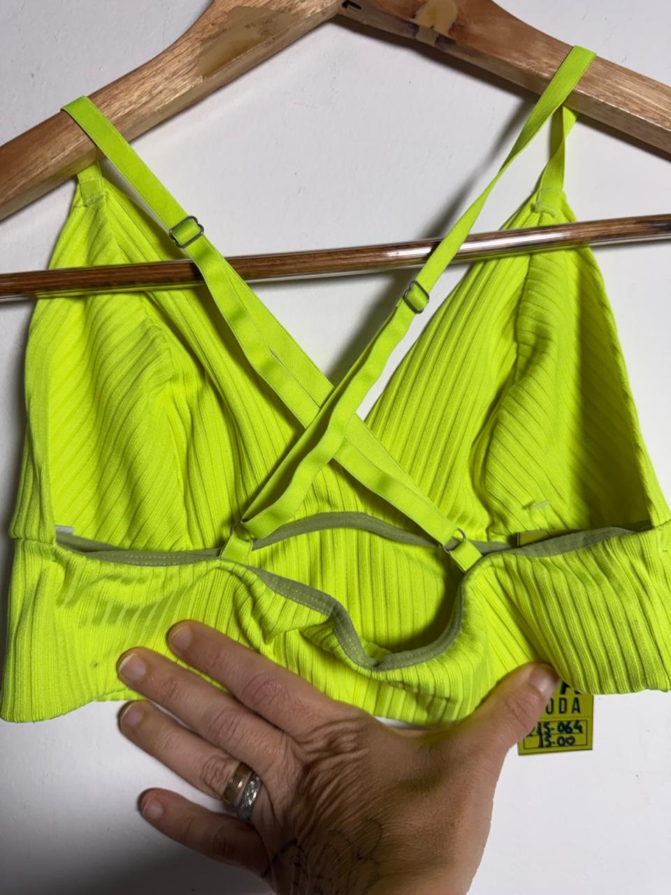 Top Cropped Canelado Neon Amarelo – tam P - Imagem 4