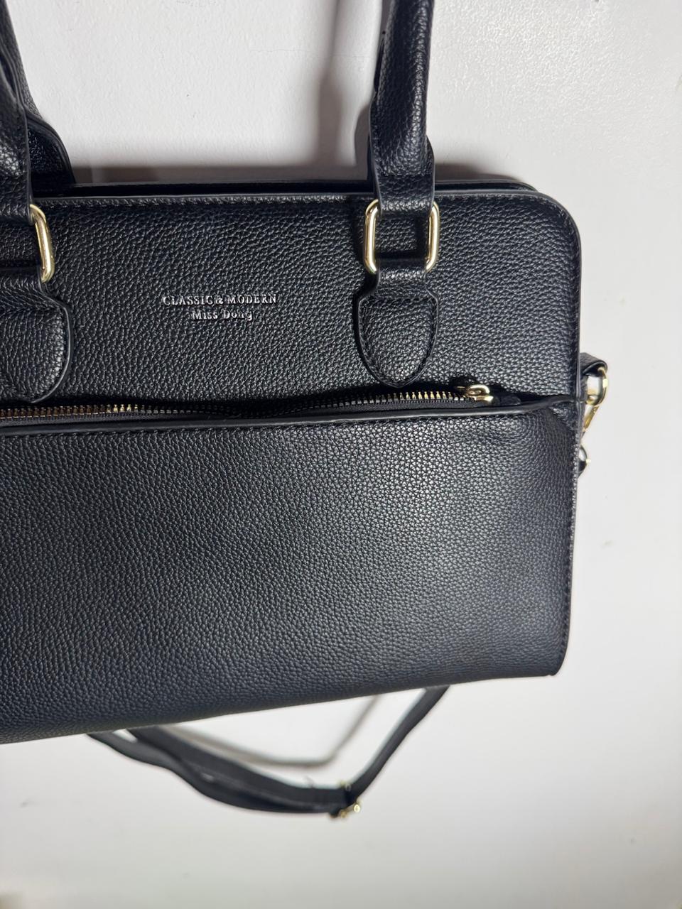 Bolsa Preta – Classic & Modern Miss Dong