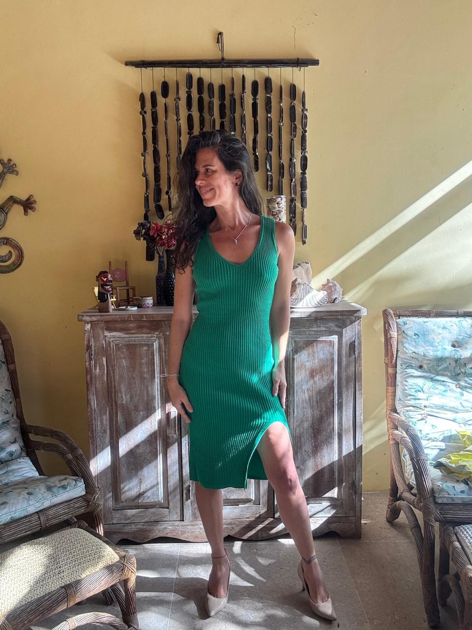Vestido Canelado Verde Bandeira – tam 38 - Imagem 4