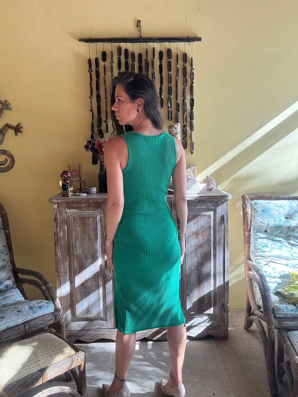Vestido Canelado Verde Bandeira – tam 38 - Imagem 2