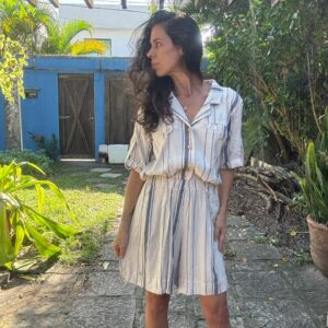 Macaquinho Listrado Nude e Azul – Joelik – tam M