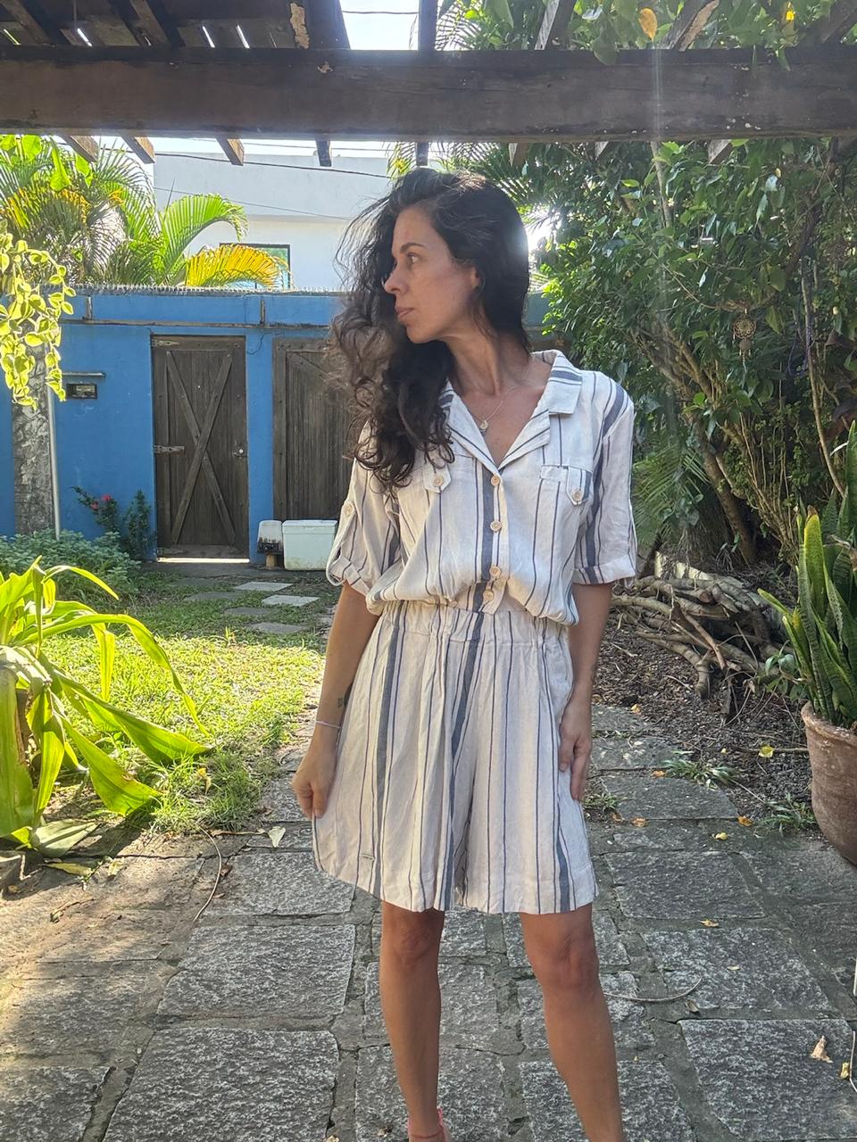 Macaquinho Listrado Nude e Azul – Joelik – tam M - Imagem 2