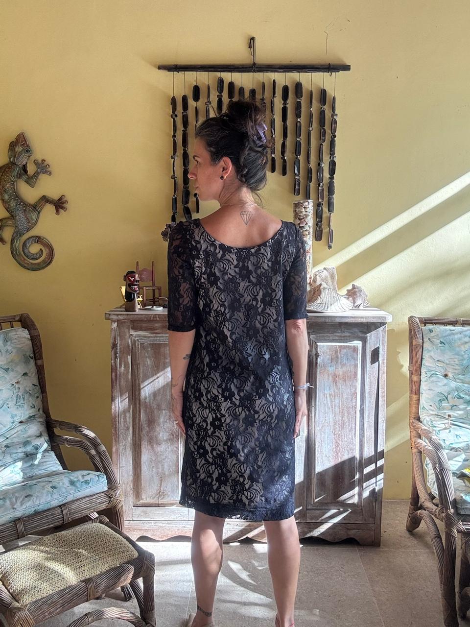Vestido Preto de Renda – tam M - Imagem 2