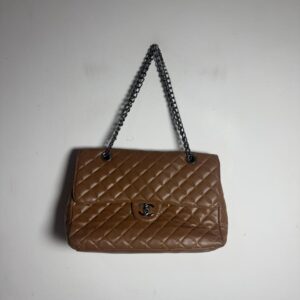 Bolsa Quilted Marrom com Correntes – Chanel (Réplica) – tam U