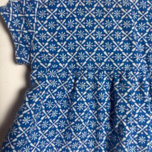 Blusa Estampa Floral Geométrica Azul Carter’s – tam 2