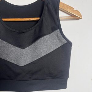 Top de Treino Preto e Cinza Estampa Chevron – tam M