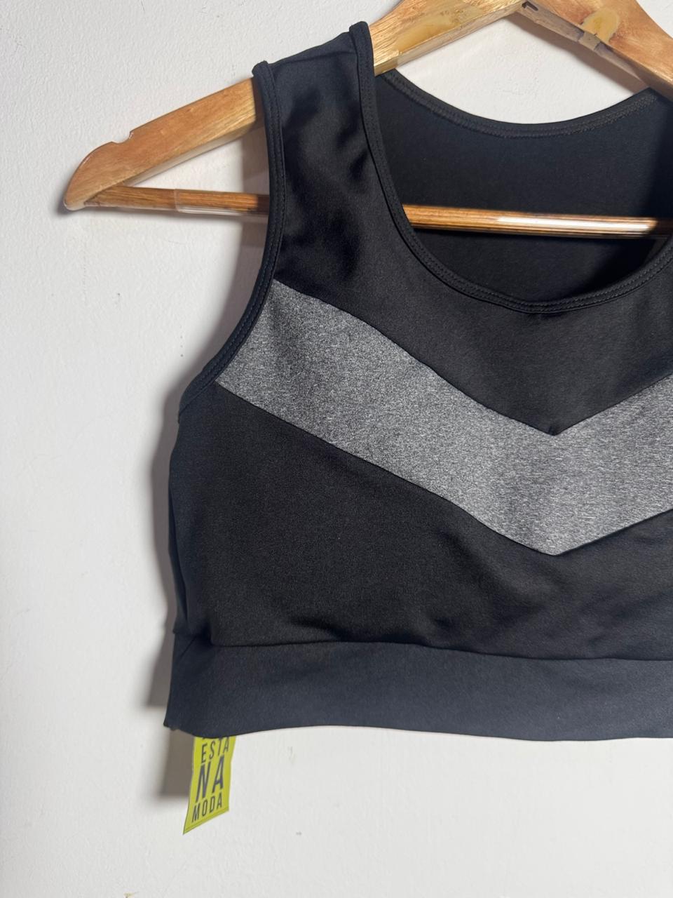 Top de Treino Preto e Cinza Estampa Chevron – tam M - Imagem 4
