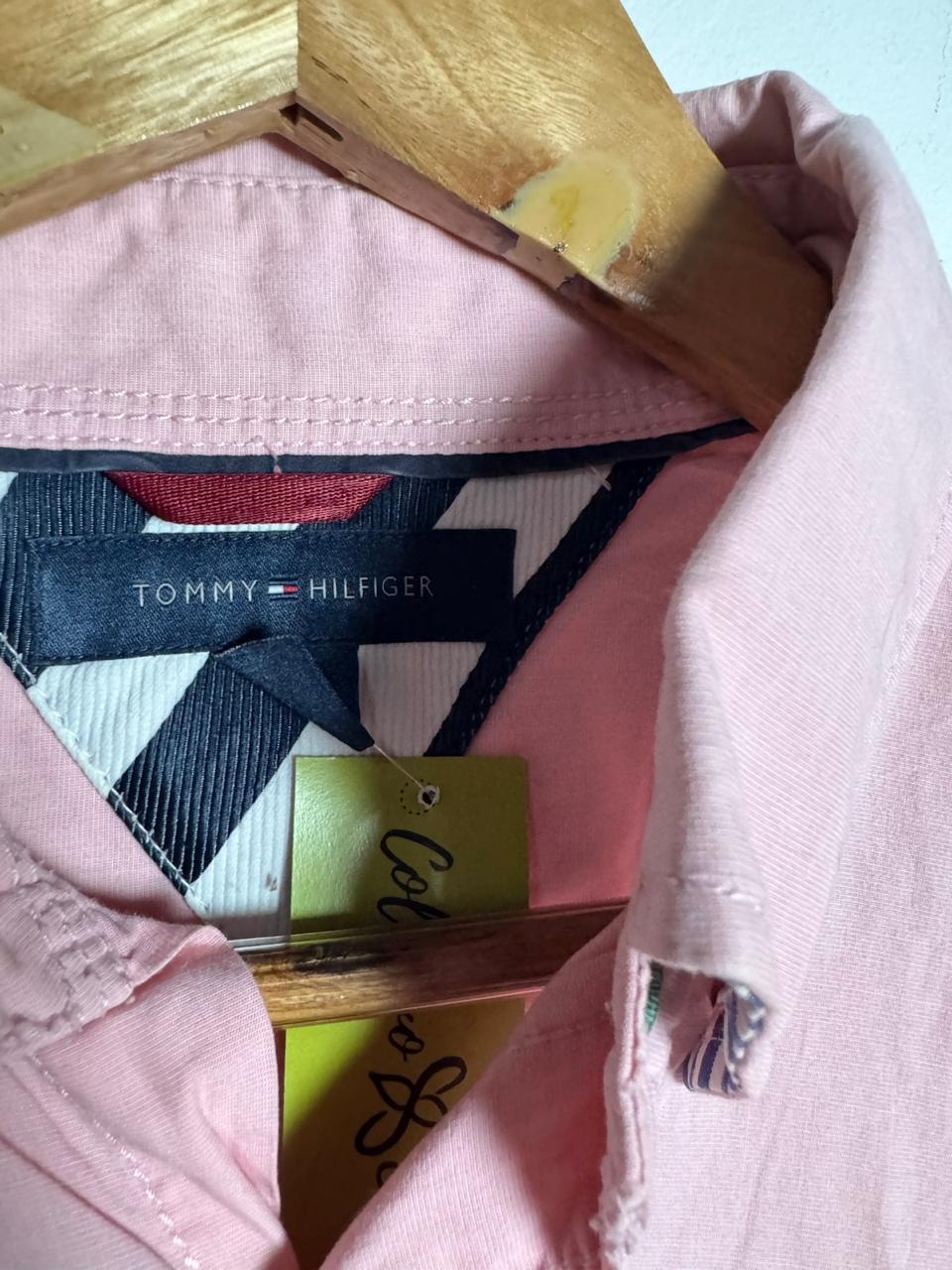 Camisa Social Masculina Rosa Claro Manga Longa – Tommy Hilfiger – tam M - Imagem 4