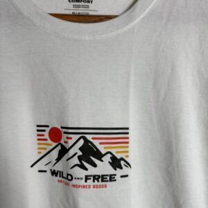 Camiseta Branca com Estampa de Montanhas – Bluesteel – tam G