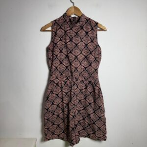 Vestido Estampa Rosa e Preto Gola Alta – tam 36