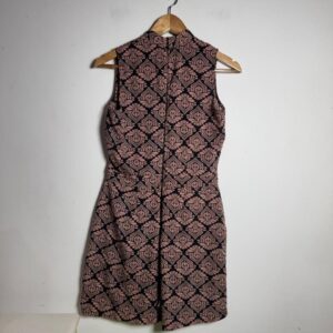 Vestido Estampa Rosa e Preto Gola Alta – tam 36