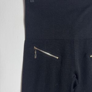 Calça Legging Preta com Zíperes Frontais e nas Barras – tam G a GG