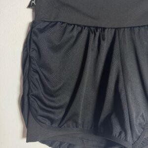 Short de Treino 2 em 1 com Detalhes Franzidos – tam M
