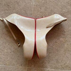 Sapato de Salto Peep Toe Off-White e Vermelho com Tira no Tornozelo – Melissa – tam 38