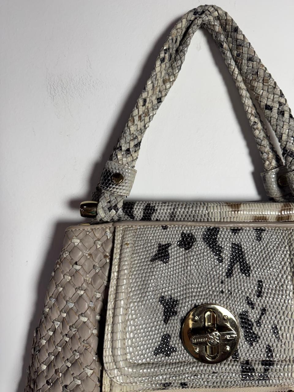 Bolsa Boho Animal Print com Laterais Trançadas e Franja – Carmim – tam G - Imagem 4
