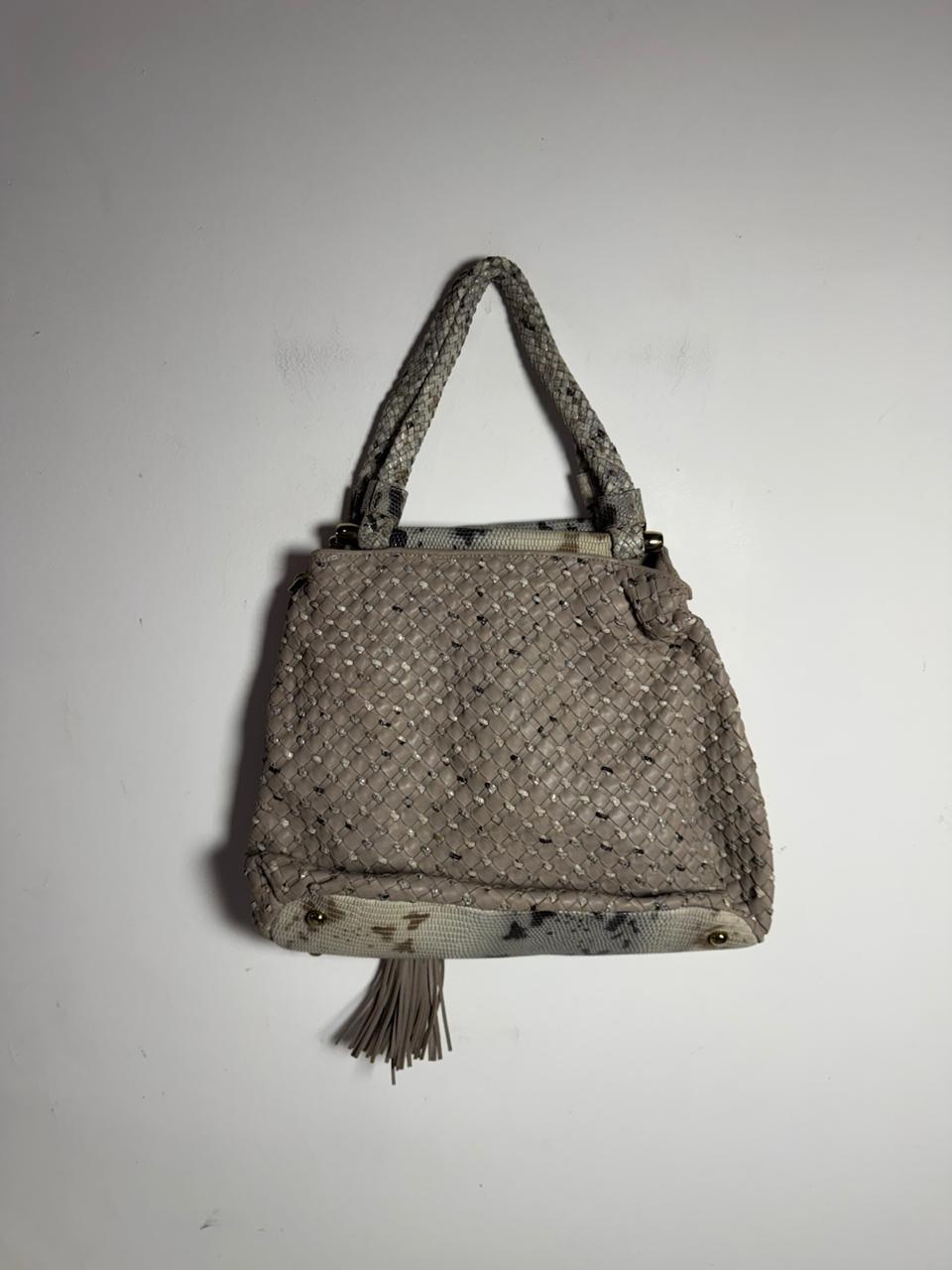 Bolsa Boho Animal Print com Laterais Trançadas e Franja – Carmim – tam G - Imagem 2