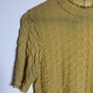Blusa Texturizada Mostarda com Babados – Cortelle – tam M
