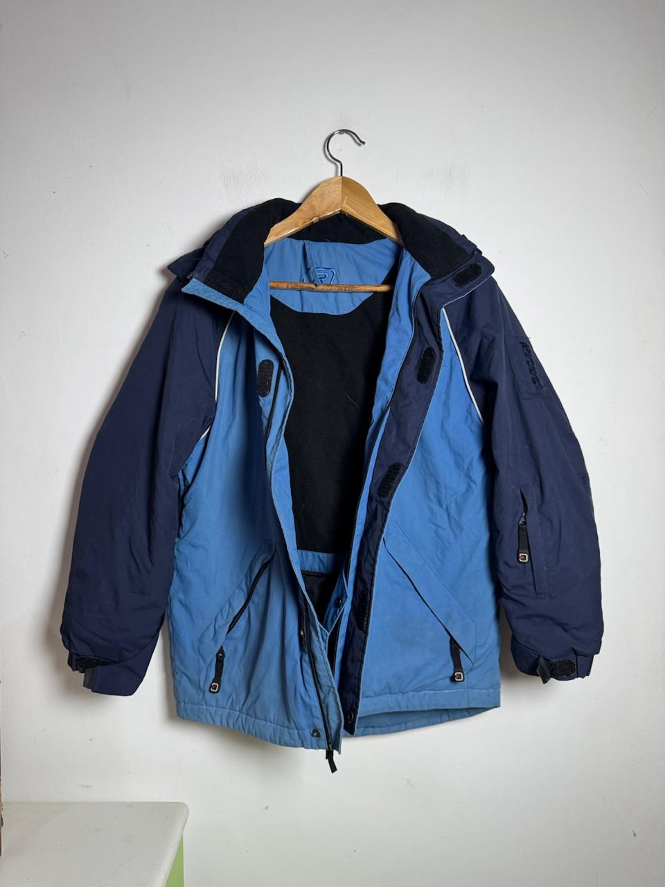 Casaco azul e preto bolsos internos pra frio – tam 38/40