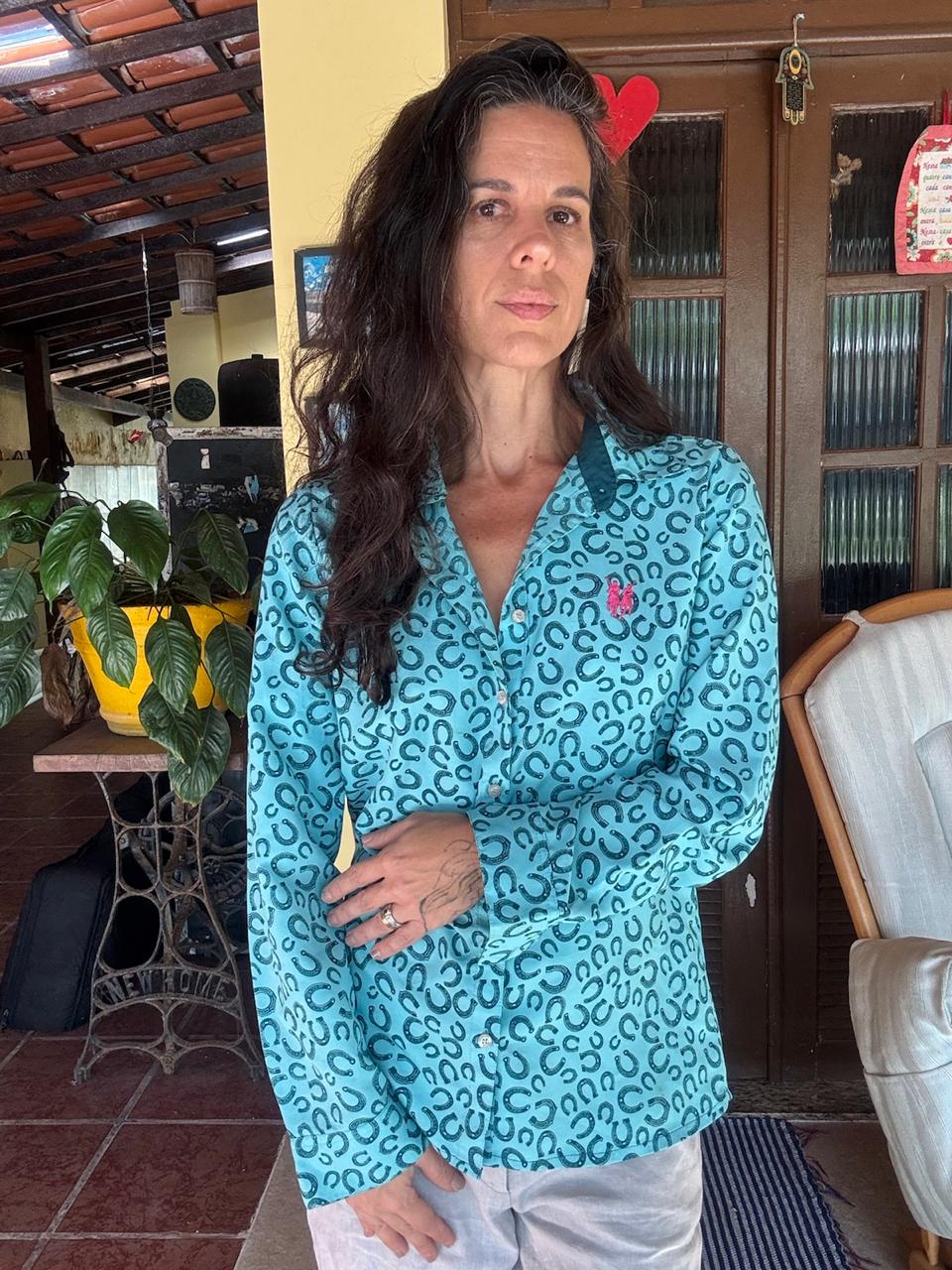 Camisa Azul-Turquesa com Estampa de Ferraduras – Polo wear – tam G - Imagem 3