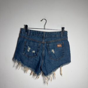 Short Jeans Destroyed e Desfiado – El Naçoes – tam 42