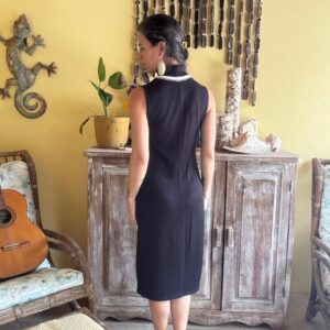 Vestido Longo Preto de Linha Gola Alta Listrada – tam P