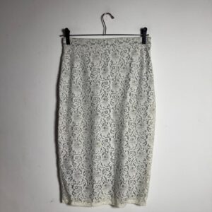 Saia Lápis de Renda Branca com Forro – Zara – tam M