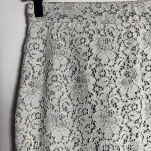 Saia Lápis de Renda Branca com Forro – Zara – tam M