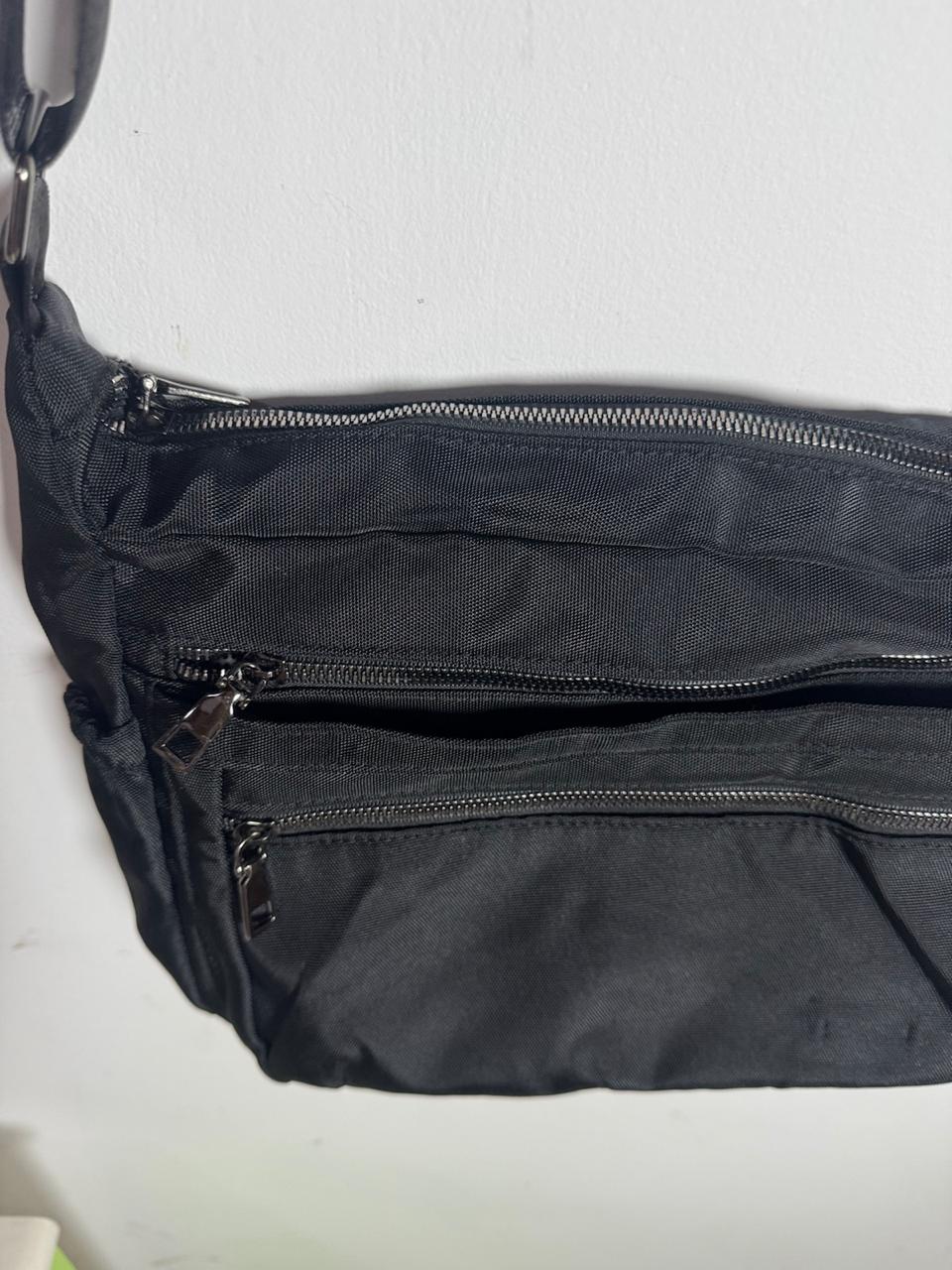 Bolsa Transversal Preta com Múltiplos Bolsos – tam G - Imagem 4