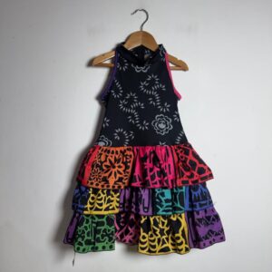 Vestido Infantil Preto Estampado com Babados Coloridos – tam 3/4