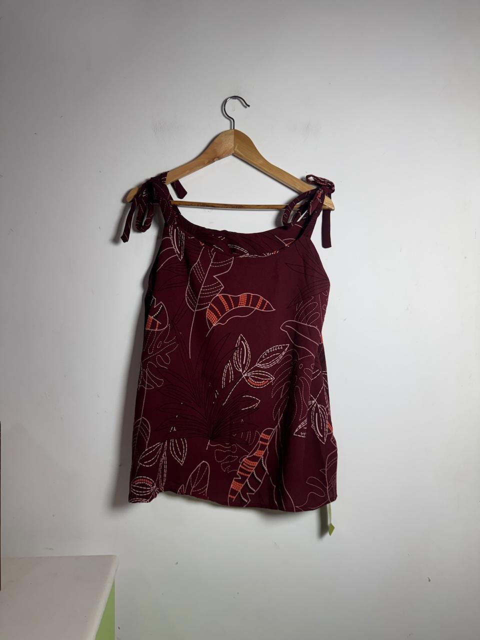 Blusa Estampada com Laço nas Alças – tam G