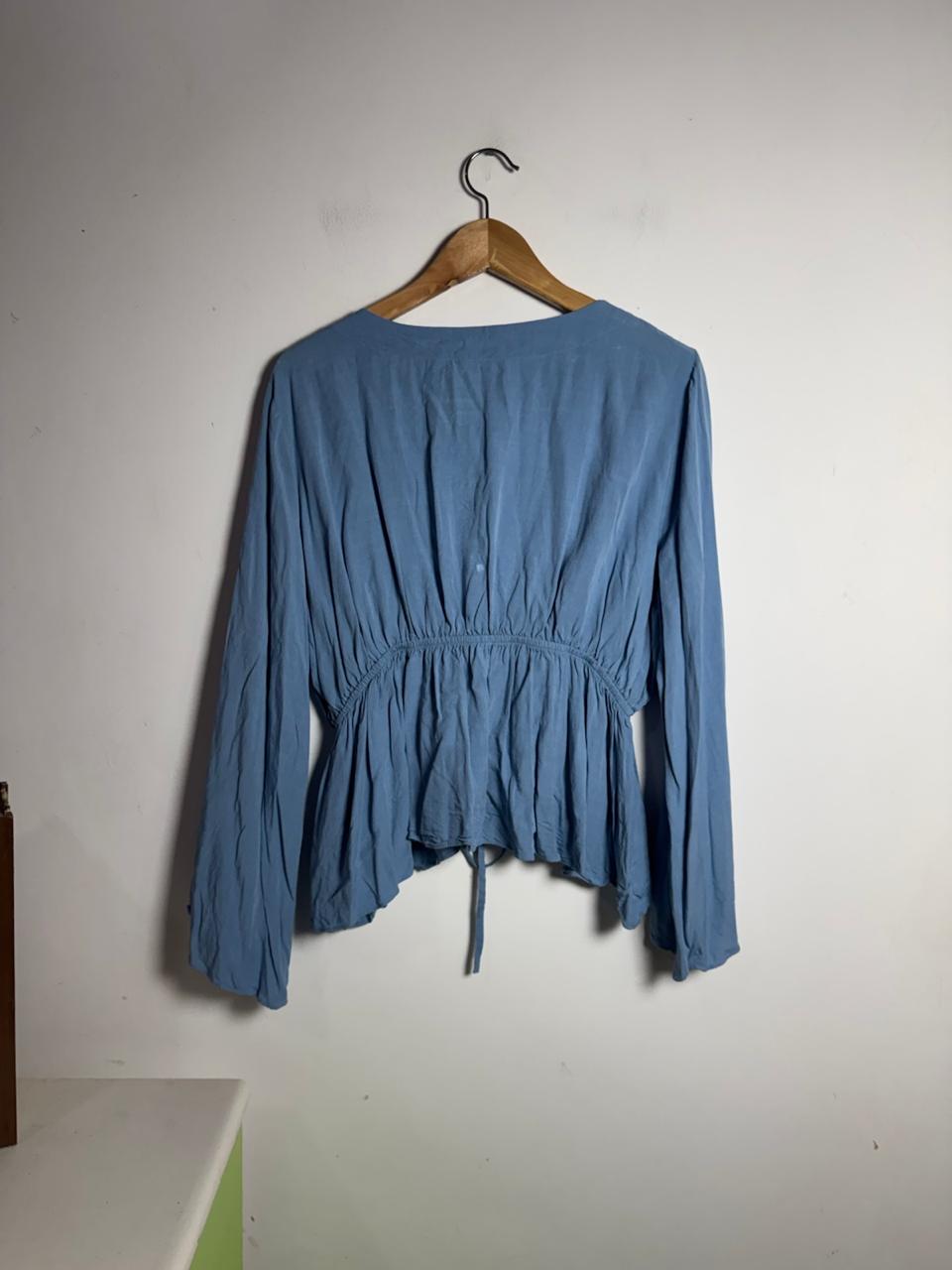 Camisa / Bata Azul Claro Decote V Manga Comprida – Pump – tam GG - Imagem 3
