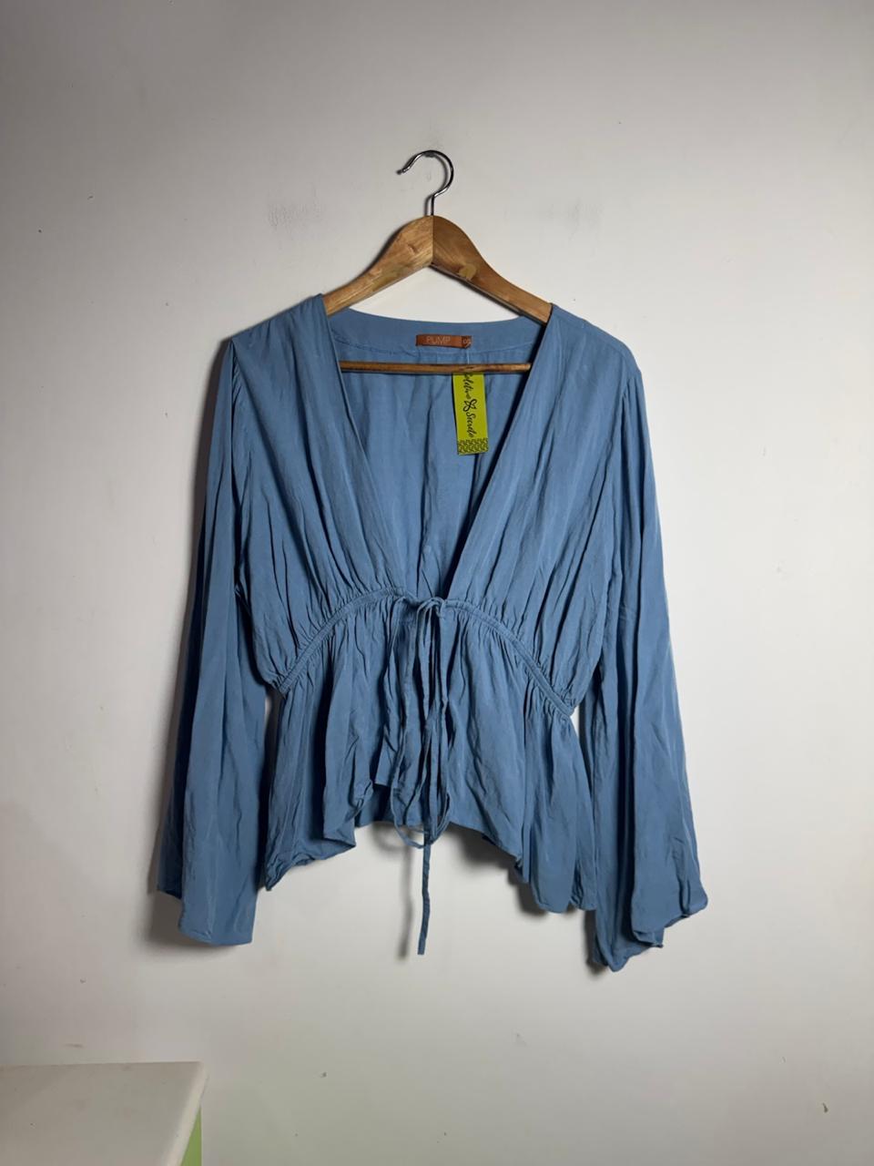 Camisa / Bata Azul Claro Decote V Manga Comprida – Pump – tam GG