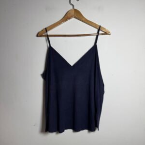 Blusa Azul Marinho de Alcinha em Suede – Open Up – tam M
