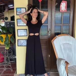Vestido Longo Preto com Recortes Vazados na Cintura – tam 38
